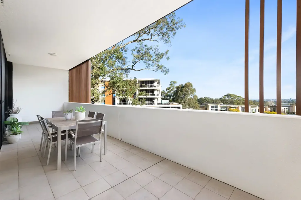 Gordon 3ਬੈੱਡਰੂਮ Prestige living in a whisper-quiet setting perfected by sweeping views