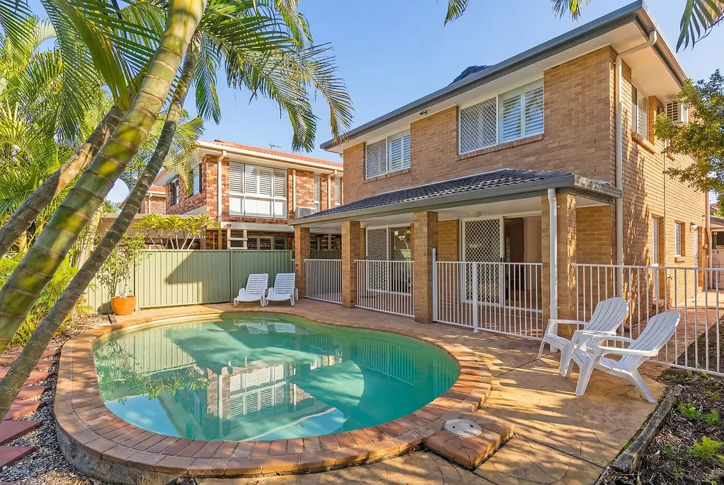 Runaway Bay 3chambre Easy Living in a Quiet Runaway Bay Cul-de-Sac