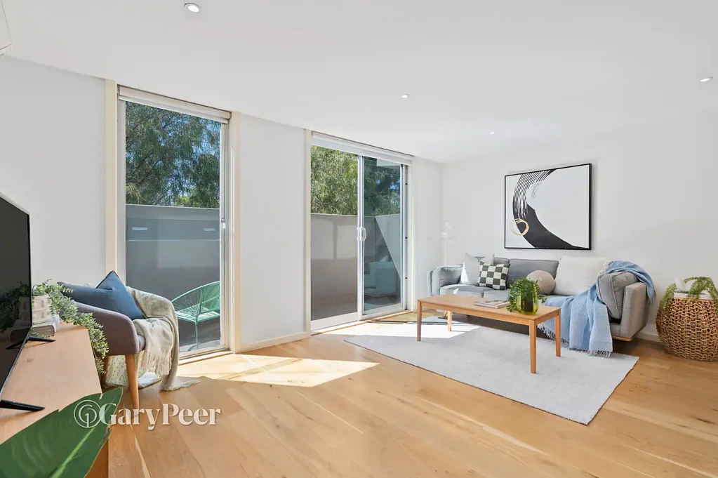 2/9 Poets Grove, Elwood, VIC 3184