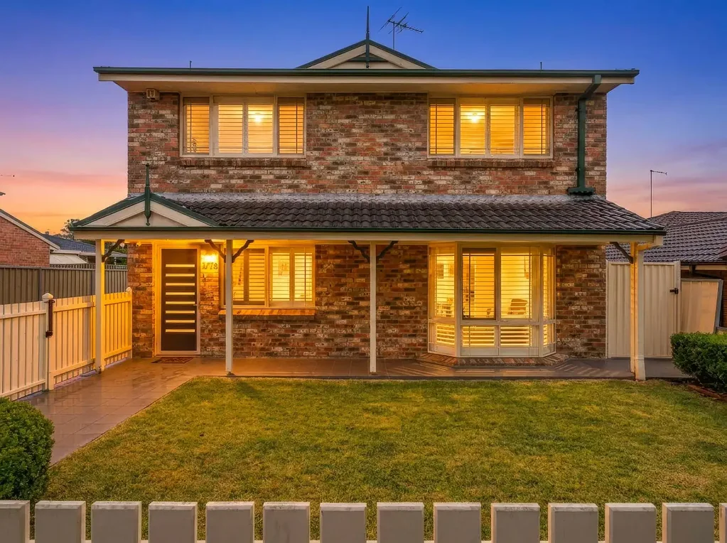 Padstow 3ห้องนอน Freestanding, Self Managed, Family Home Minutes from Padstow Station