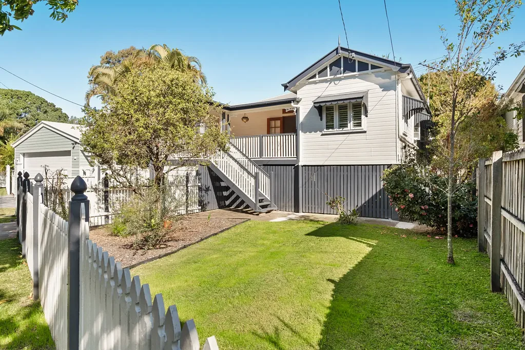 27 Gowen Street, Shorncliffe, QLD 4017