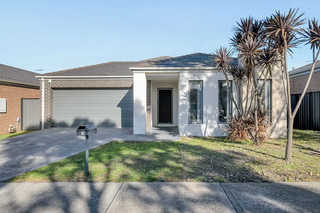 16 Viewside Crescent, Craigieburn, VIC 3064