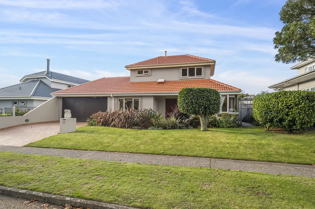 Lynmore 4房  Exceptional Location with Quality Construction