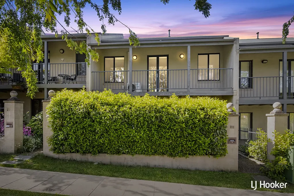 Cosy Three-Bedroom Townhouse in Palmerston