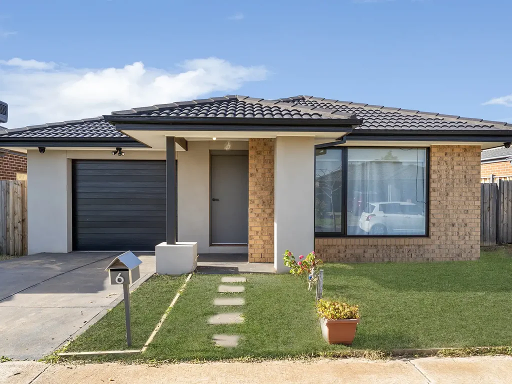 Thornhill Park 3غرفة نوم Beautifully Appointed Family Home Offering Style, Security & Convenience