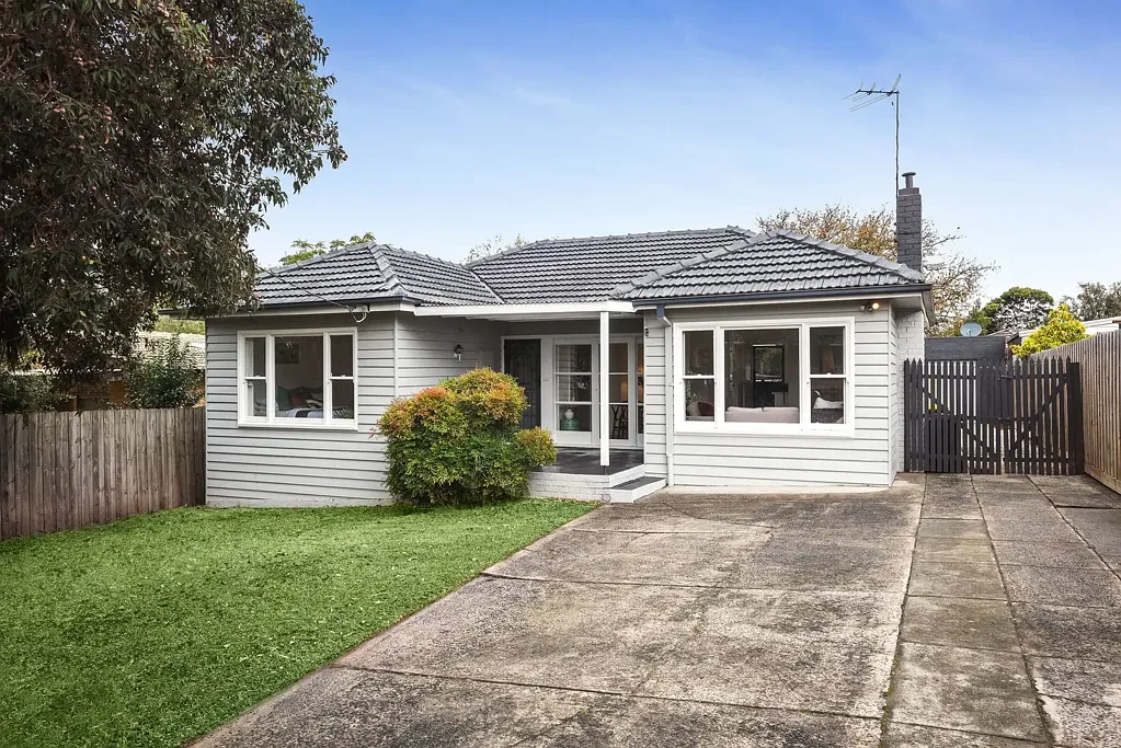 Springvale 4chambre Renovated 3 Bedroom Home + Self-Contained Studio