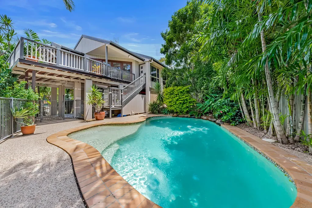 16 Grace Avenue, Cannonvale, QLD 4802