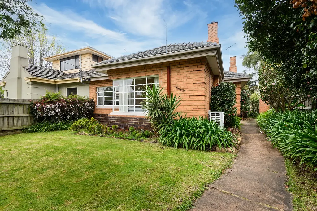 Charming & Updated Art Deco Home | Prime Location