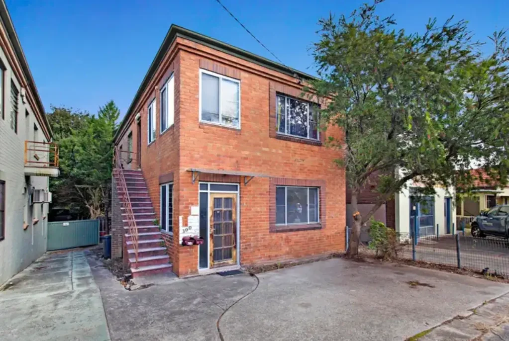 Convenient Living in Ashfield unit
