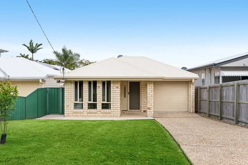 Wynnum West 4房 单层便利，轻松家庭生活 Single-Level Ease and Effortless Family Living