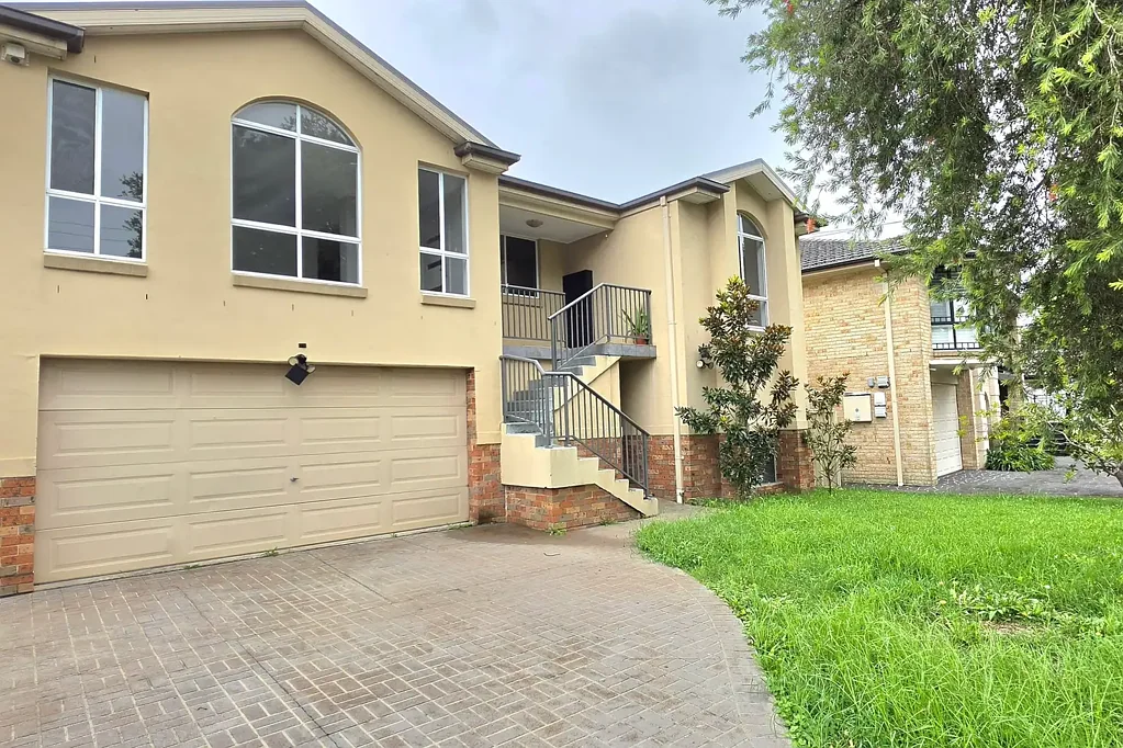 Spacious Renovated Family Home – Prime Location