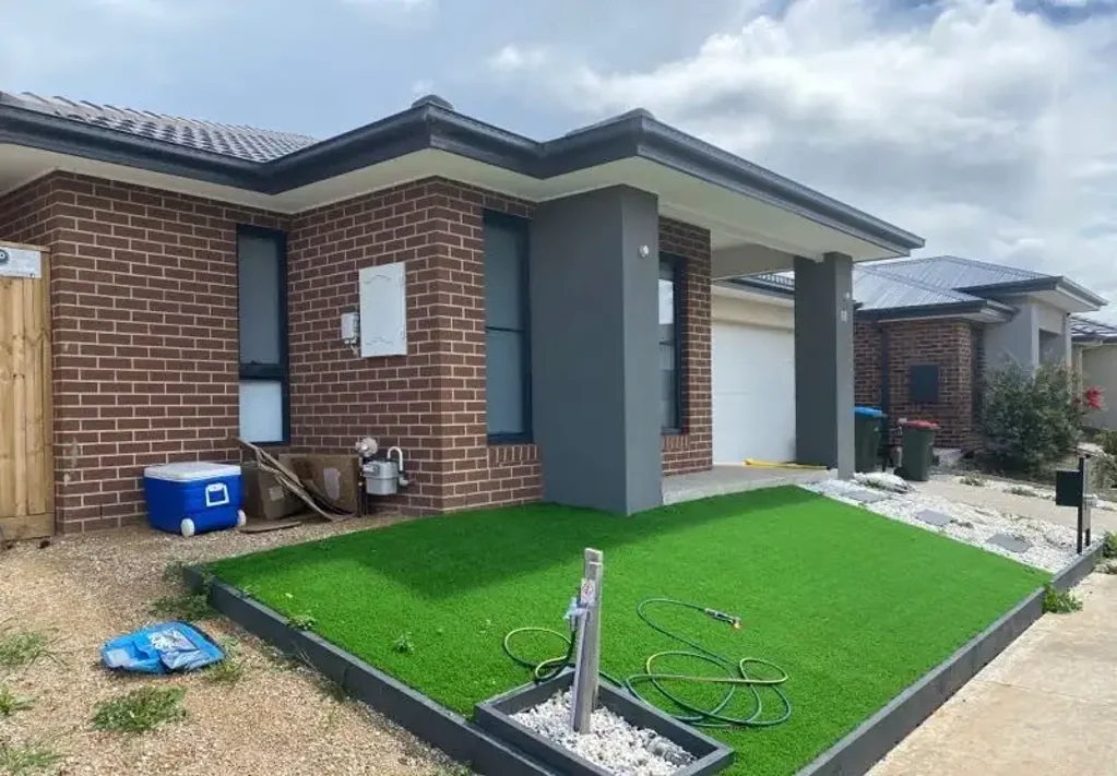 A beauty, modern, 4-Bedroom Family Home!