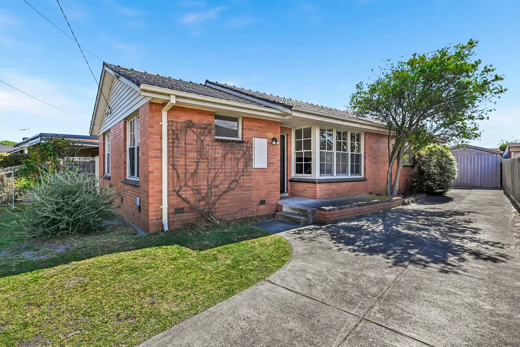 Spacious Family Home in Prime Aspendale Location