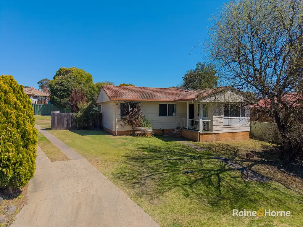 Armidale 3બેડરૂમ Charming Home with Spacious Backyard