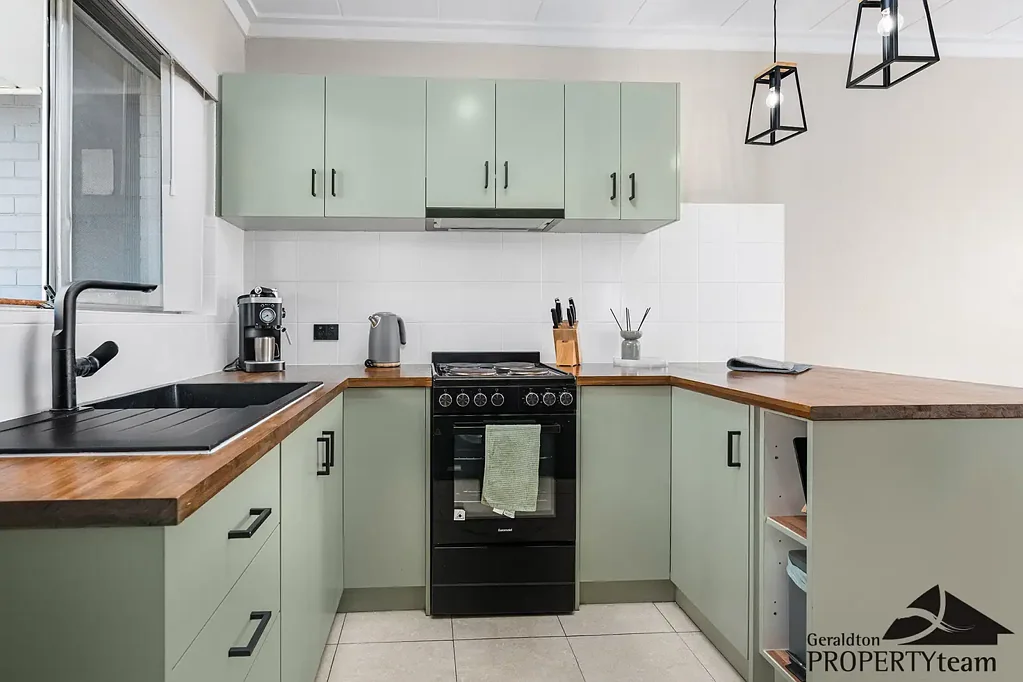Geraldton 2침실 Great First Home or Investment