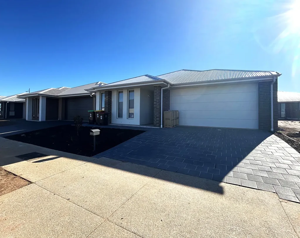 STUNNING BRAND NEW FAMILY HOME - MASSIVE PRICE REDUCED