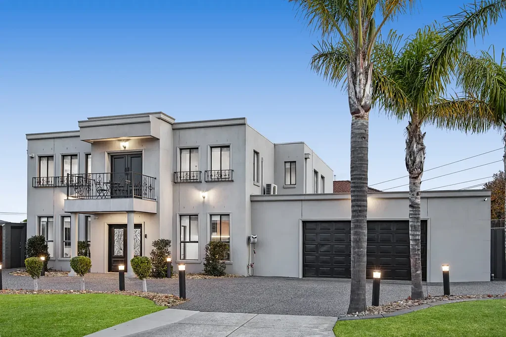 Hillside 4침실 Grand Family Living on 1,000sqm in the Prestigious Regency Rise Estate