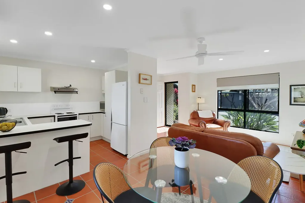 Pacific Paradise 3कमरा Rare Single-Level Living in a Boutique Coastal Complex