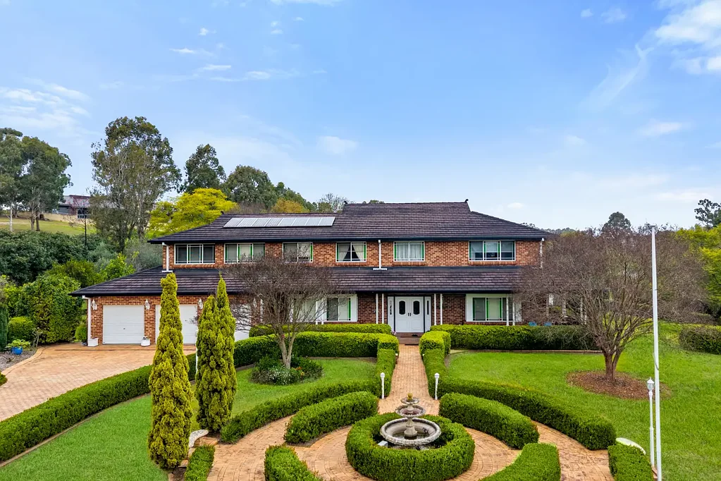Orchard Hills 5침실 Grand Estate Living with Timeless Elegance & Outstanding Future Potential