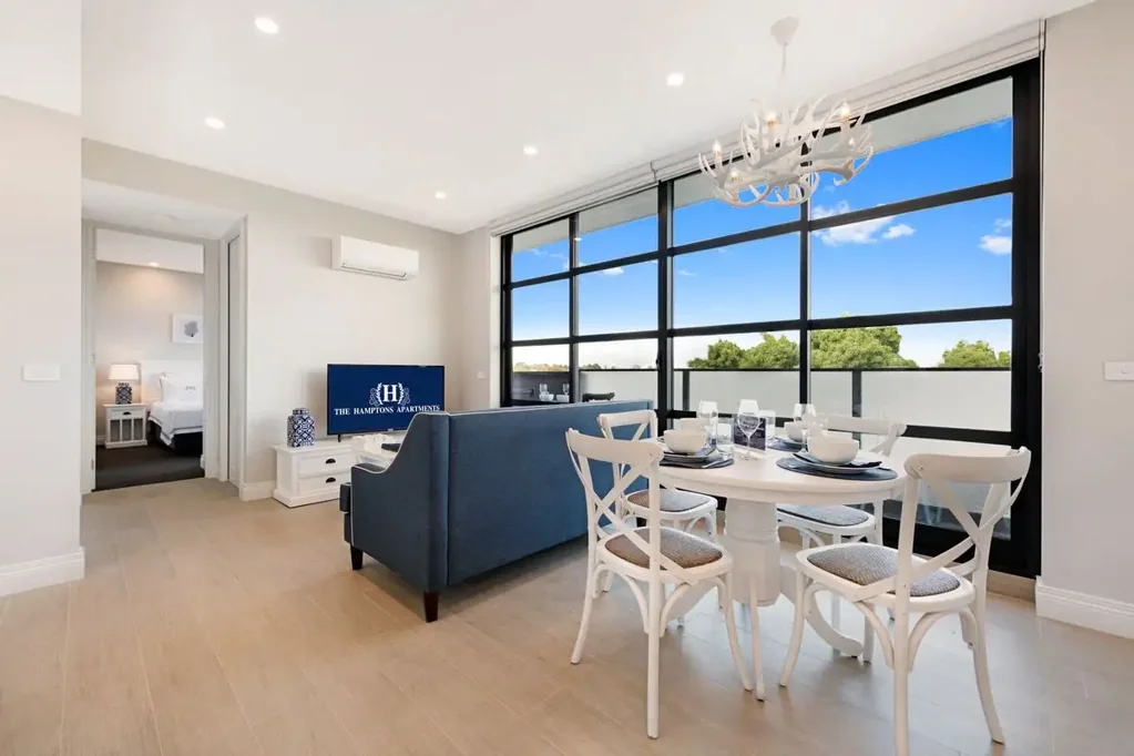 Fully Furnished. Stay 1 mth or more includes all utilities!