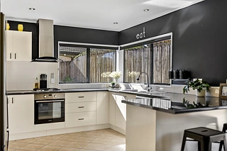 2/4 Dromora Close, Dannemora, Manukau City
