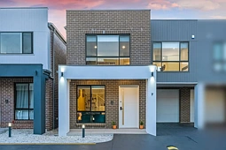 7 Hopwood Glade, Quakers Hill