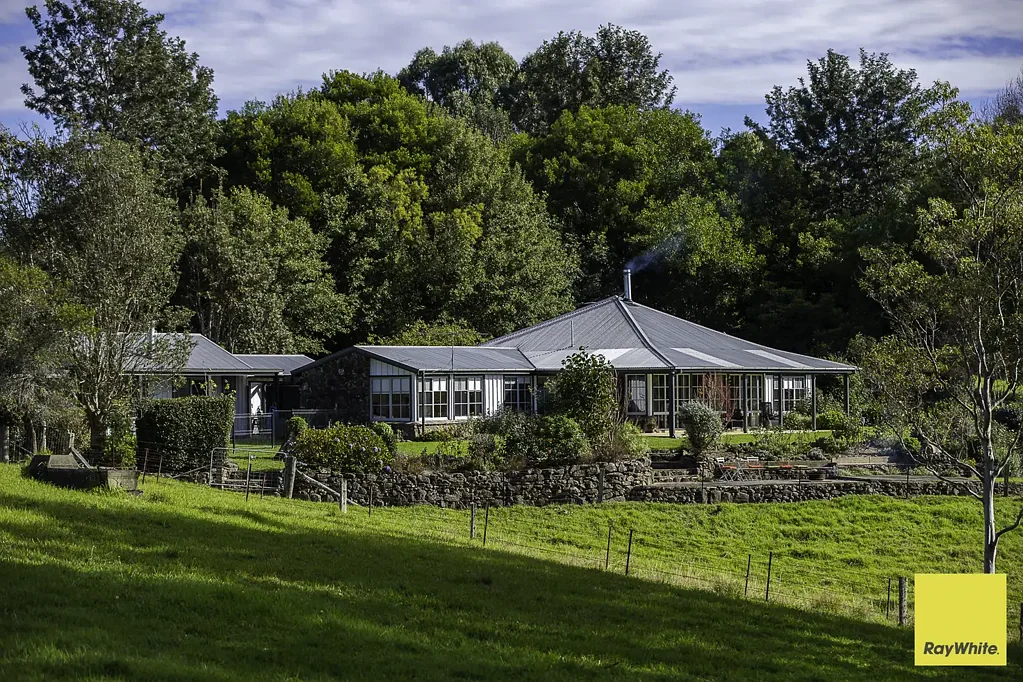 Dorrigo  Balvenie Estate - Beautifully Appointed Homestead with Impressive Rural Vistas.