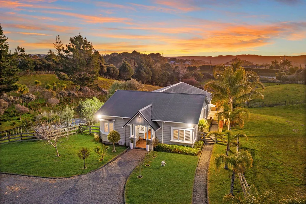 Coatesville 4 Bedroom Character Home & Lifestyle Dream on 2 Hectares