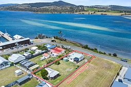 6 Dunalley Esplanade, Dunalley