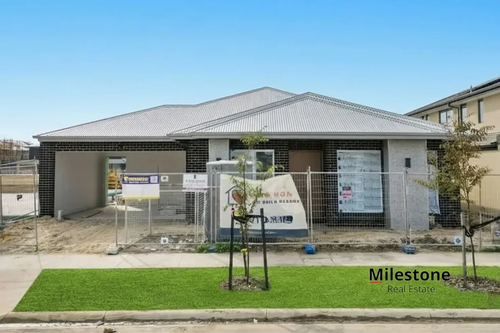 44 Terracotta Circuit, Clyde North, VIC 3978