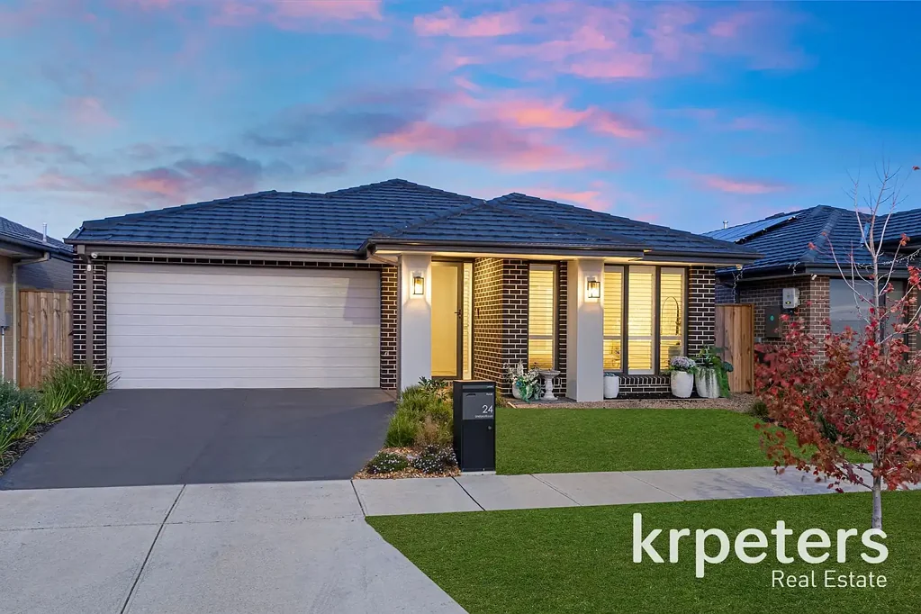 24 Undara Road, Clyde North, VIC 3978