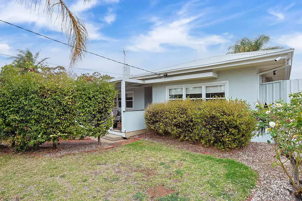 Mildura 5 Slaapkamer Space, Comfort and a Touch of the Tropics