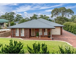 6 Jacobs Street, Springton
