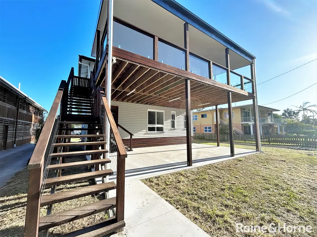 Queenslander Charm Meets Beachside Living