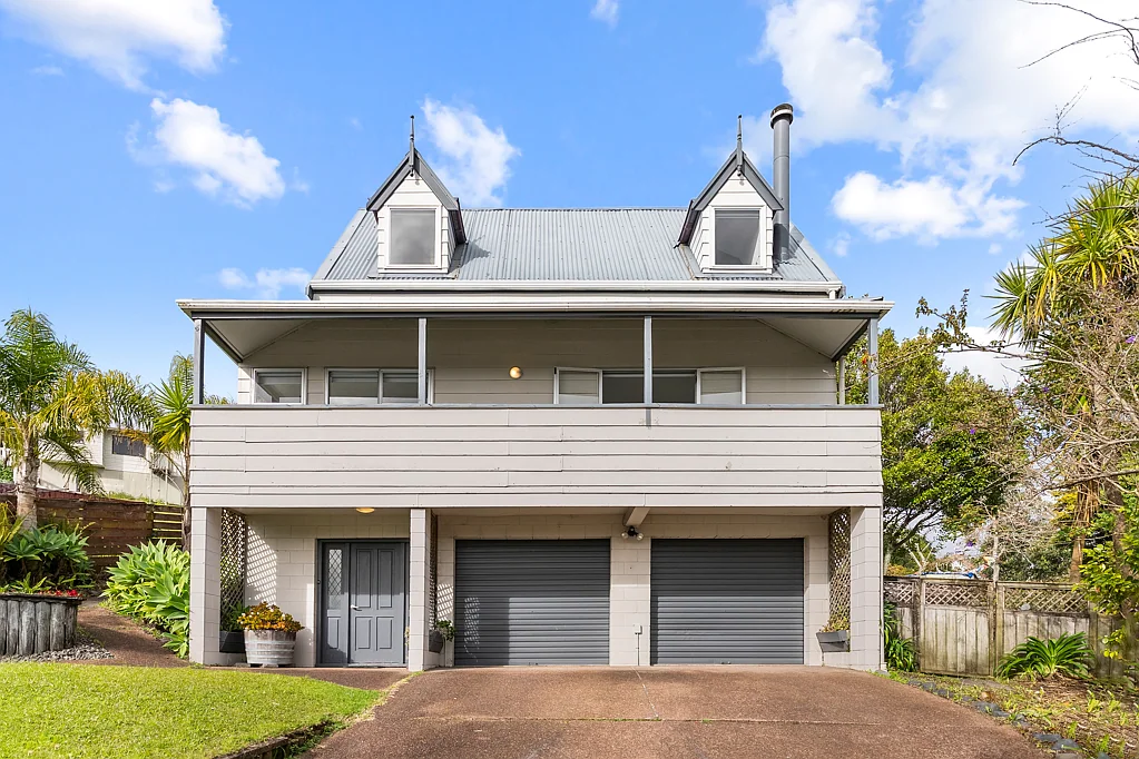 Browns Bay 4Moenga Rangi Zone. Freehold. Won't last long