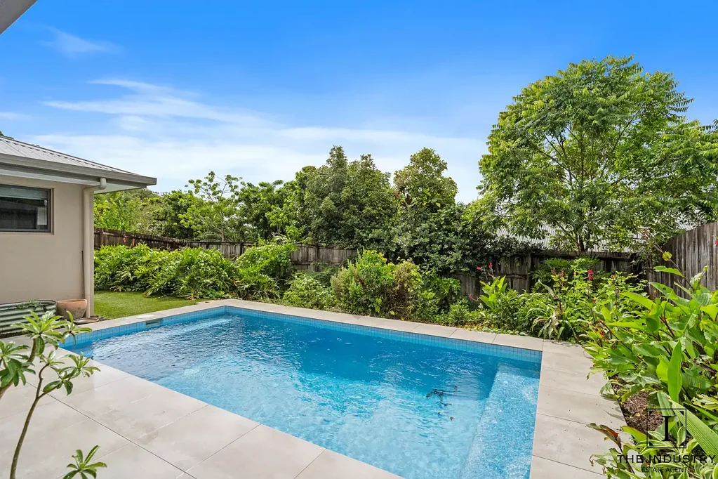 8 Flow Close, Trinity Beach, QLD 4879