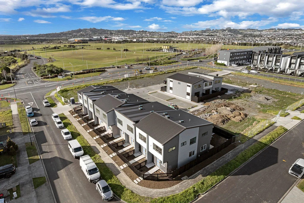 Flat Bush 2 Bedroom Your Park-Front Lifestyle Awaits at Park View