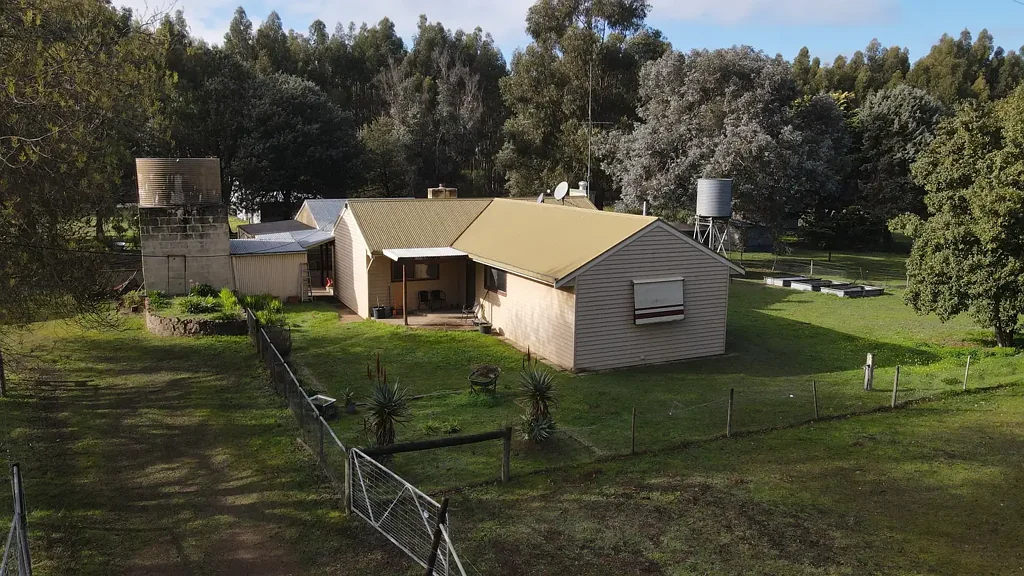 Dorodong  Escape to the Country – Renovator’s Opportunity