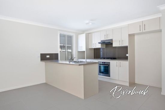 6 FOOTHILLS TCE, GLENMORE PARK NSW 2745, 0部屋, 0バスルーム, House