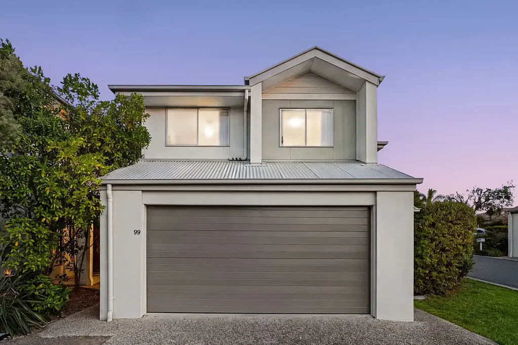 Richlands 3房 独立转角联排别墅 - Richlands 的难得机会 - 请致电 Sam Maleki Standalone Corner Townhouse - A Rare Opportunity in Richlands - Call Sam Maleki