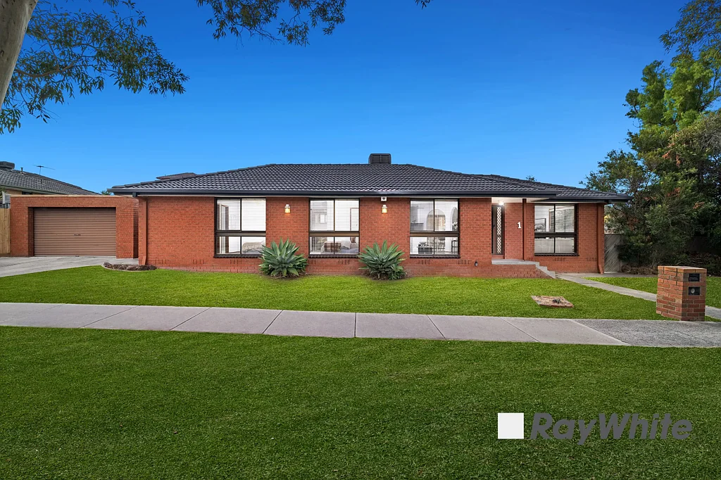 1 Lochalsh Court, Endeavour Hills, VIC 3802