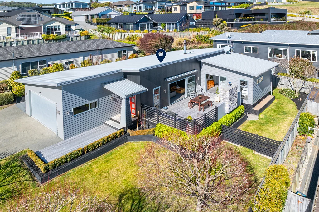 Waipahihi 3 Bedroom Winter sun, summer fun
