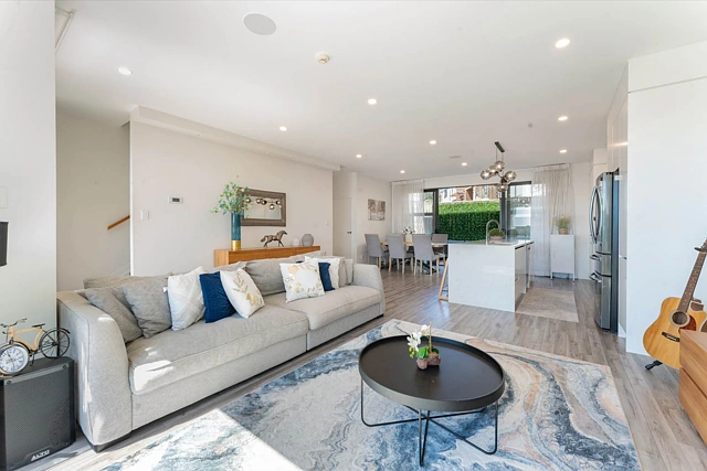 74D Langana Avenue, Browns Bay, North Shore City