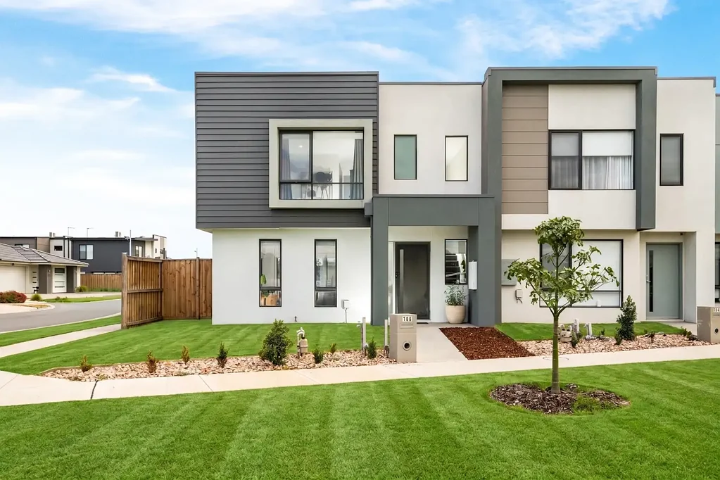 Charlemont 3 Slaapkamer More Backyard, More Lifestyle, More Value