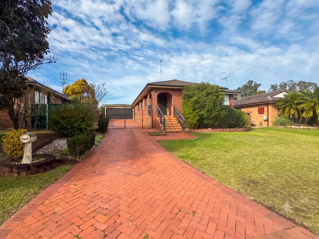 Modern 3 Bedroom home with Pool & Abundant Parking!
