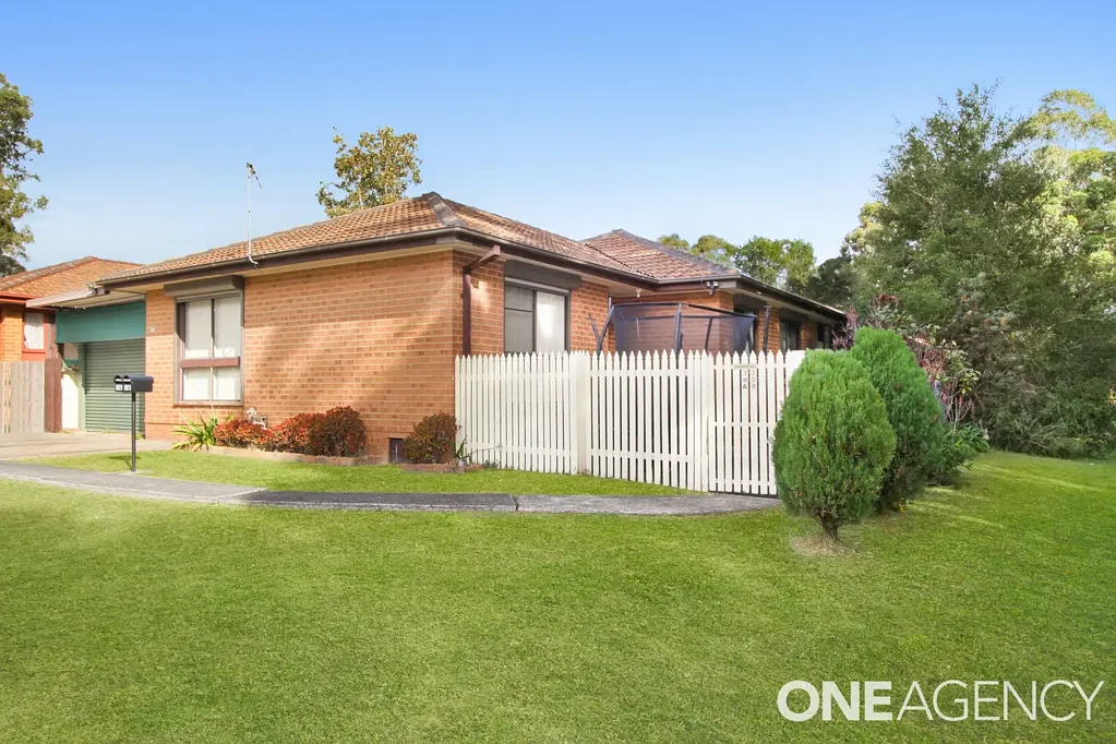 LOW-MAINTENANCE LIVING IN THE HEART OF HORSELEY