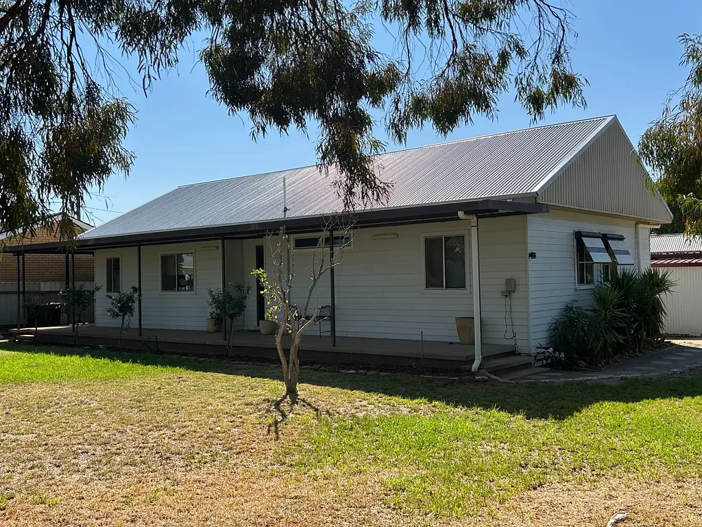 25 Banksia Avenue, Leeton, NSW 2705