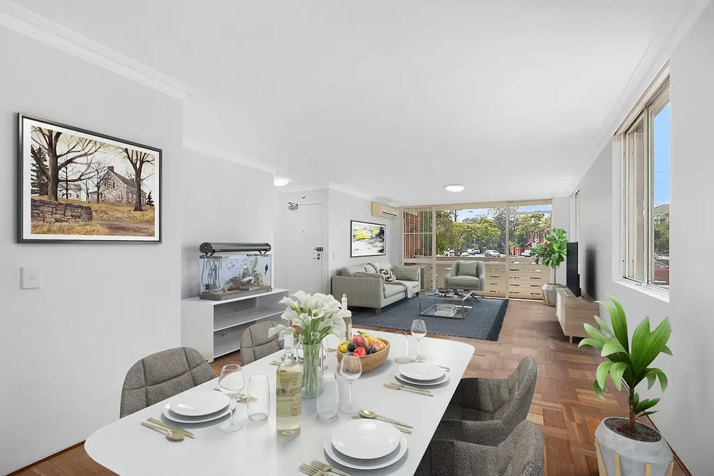 MODERN OVERSIZED THREE-BEDROOM APARTMENT