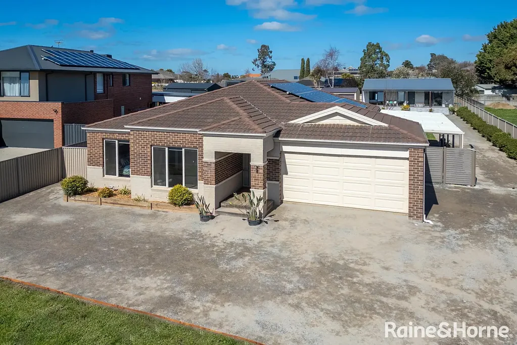 Romsey 5 Slaapkamer Dual Living Dream in the Heart of Romsey!