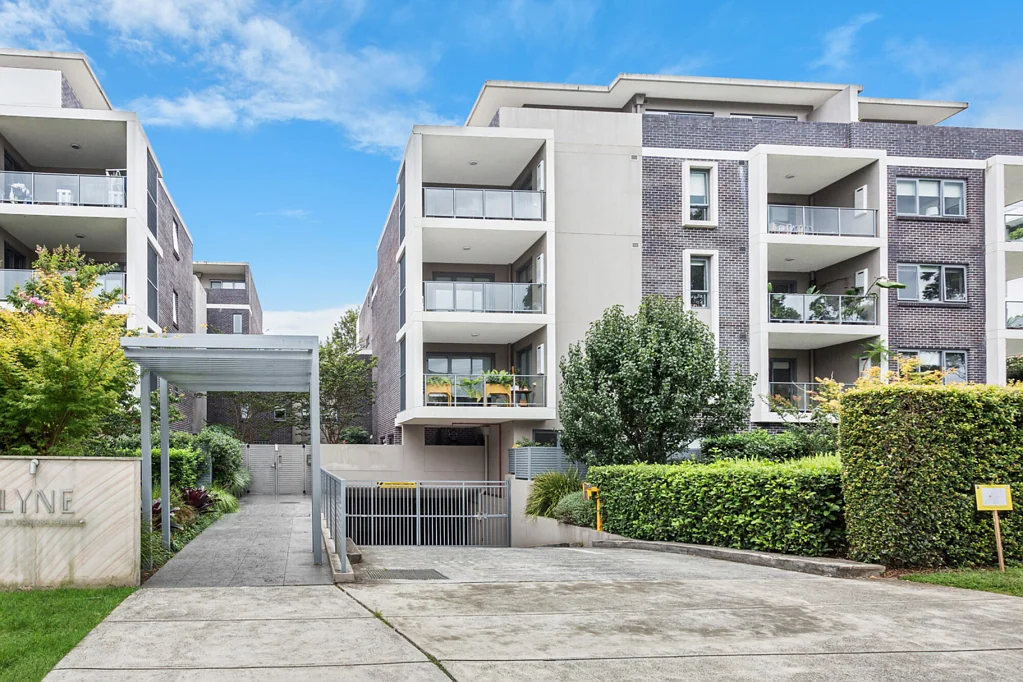 Wahroonga 2chambre Executive apartment offering superb tranquility and convenience